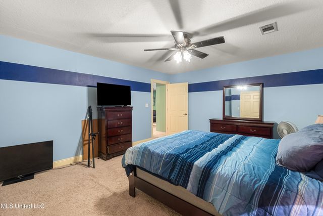 92 Highpointe Drive, Hattiesburg, MS 39402