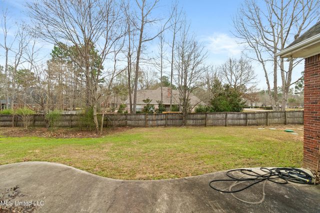 92 Highpointe Drive, Hattiesburg, MS 39402