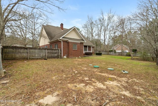 92 Highpointe Drive, Hattiesburg, MS 39402