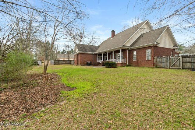 92 Highpointe Drive, Hattiesburg, MS 39402