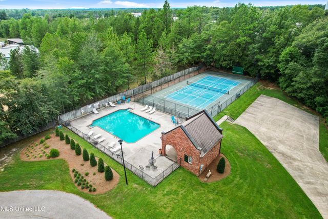 92 Highpointe Drive, Hattiesburg, MS 39402