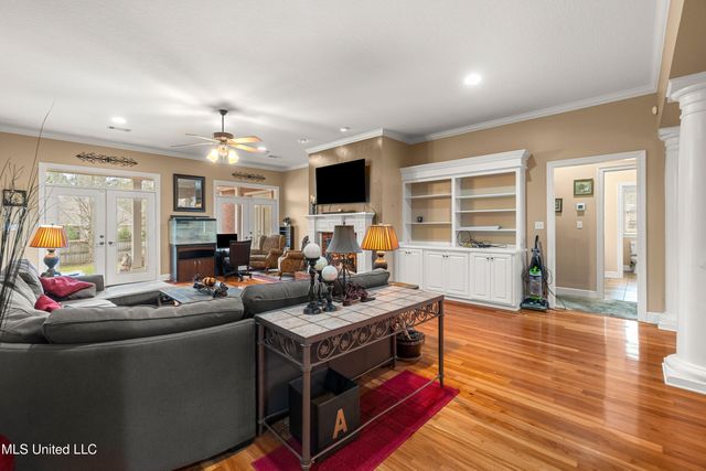 92 Highpointe Drive, Hattiesburg, MS 39402