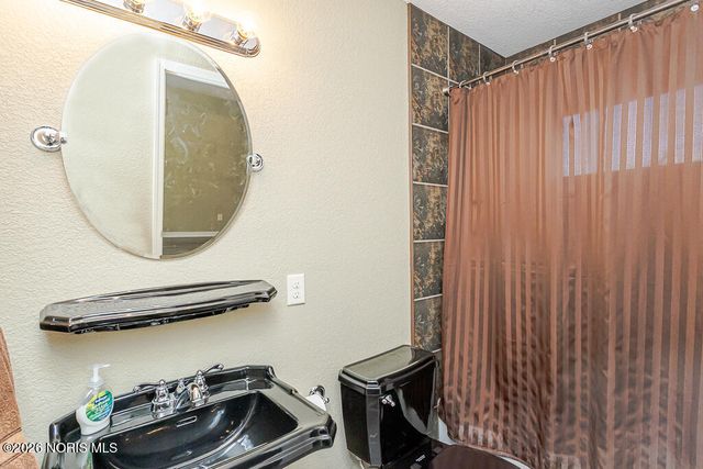 460 Seneca Drive, Montpelier, OH 43543