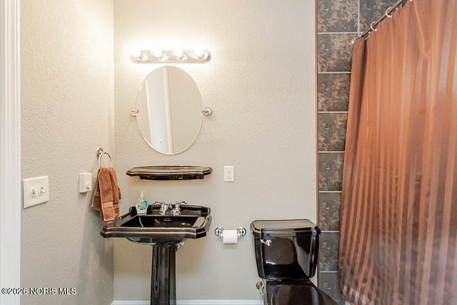 460 Seneca Drive, Montpelier, OH 43543