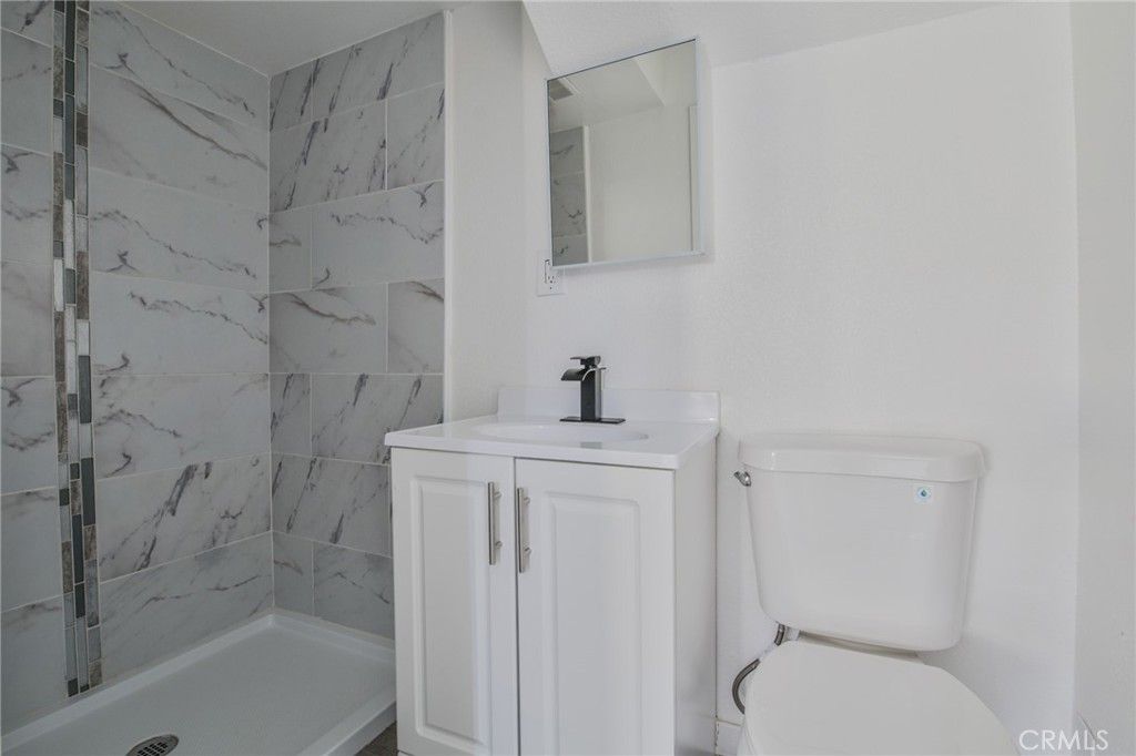 Image 22 of property listing at 430 W 64th Street, Los Angeles, CA 90003