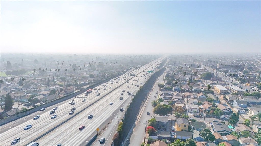 Image 38 of property listing at 430 W 64th Street, Los Angeles, CA 90003