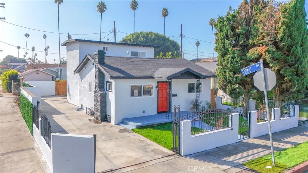 Image 5 of property listing at 430 W 64th Street, Los Angeles, CA 90003