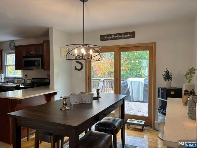 42 Willow Way, Wanaque, NJ 07465