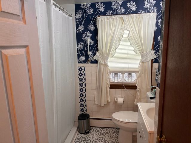 10 Alice St, Montague, MA 01376