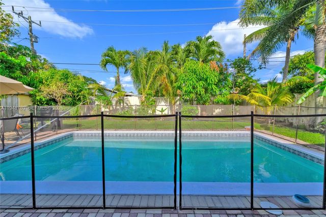 1480 SW 5th Ave, Deerfield Beach, FL 33441