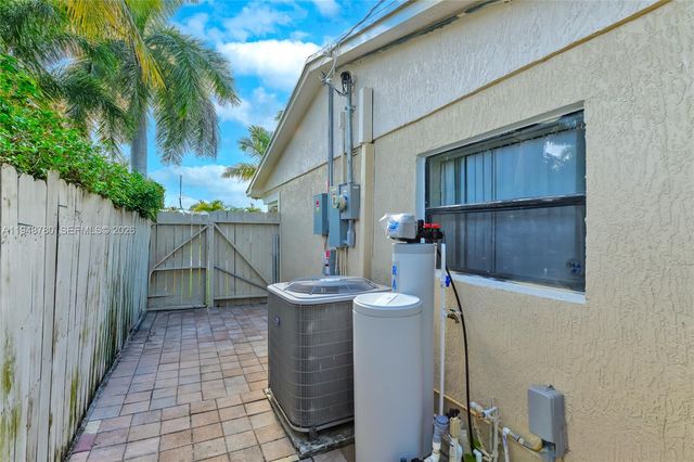 1480 SW 5th Ave, Deerfield Beach, FL 33441