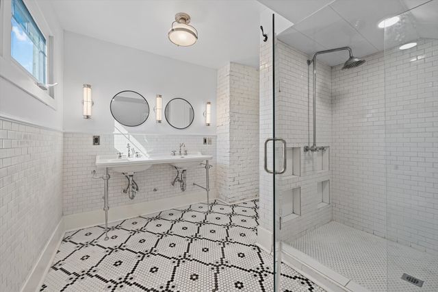 409 N Oak St, Springfield, TN 37172