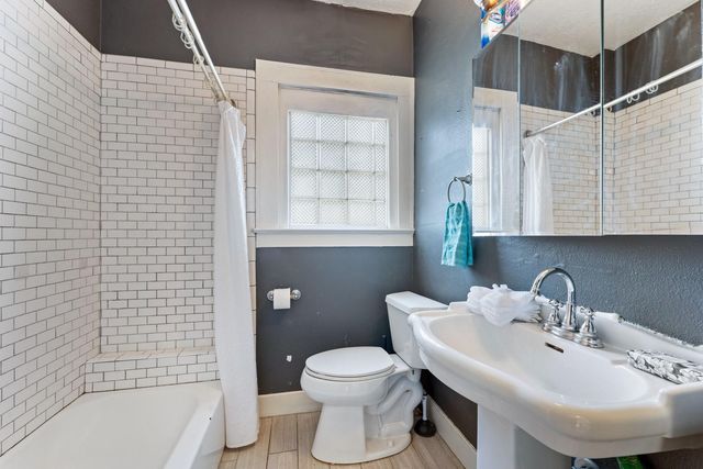 2502 Rosewood Street, Houston, TX 77004