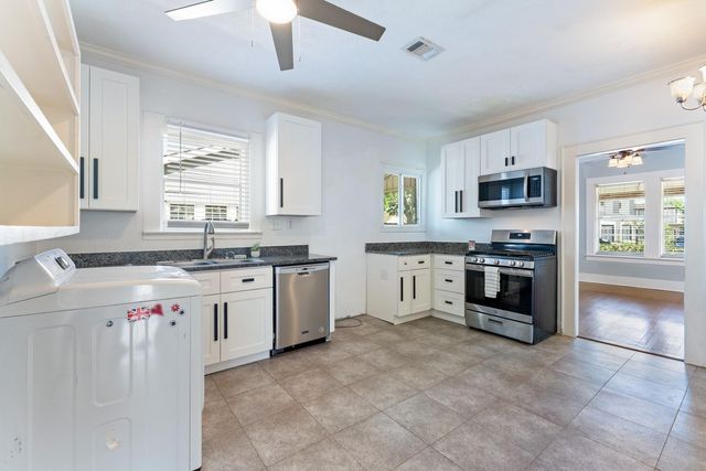 2502 Rosewood Street, Houston, TX 77004