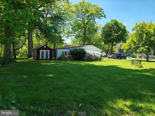 11 SYLVAN AVE, Burlington, NJ 08016