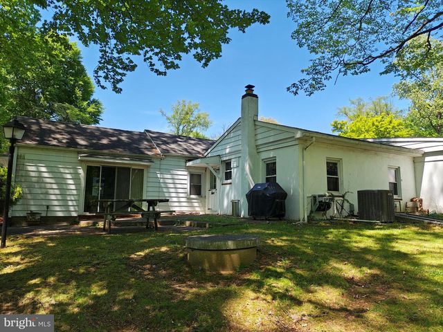 11 SYLVAN AVE, Burlington, NJ 08016