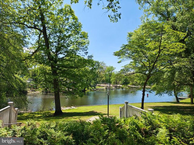 11 SYLVAN AVE, Burlington, NJ 08016