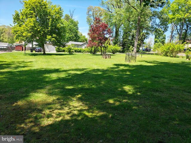 11 SYLVAN AVE, Burlington, NJ 08016