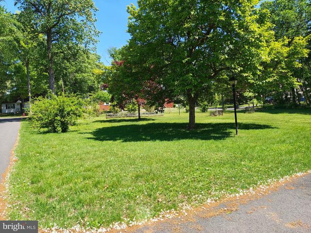 11 SYLVAN AVE, Burlington, NJ 08016