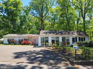 11 SYLVAN AVE, Burlington, NJ 08016