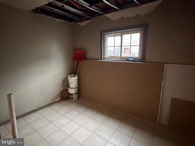 2831 N HOWARD ST, Philadelphia, PA 19133