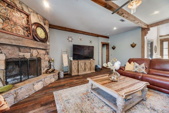 7831 Clark Court, Red Oak, TX 75154