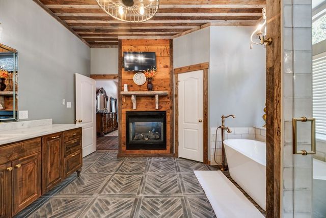 7831 Clark Court, Red Oak, TX 75154