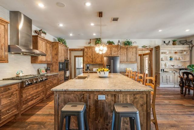 7831 Clark Court, Red Oak, TX 75154