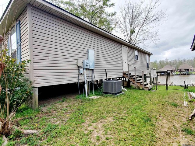 20996 Diversion Canal Rd, Maurepas, LA 70449