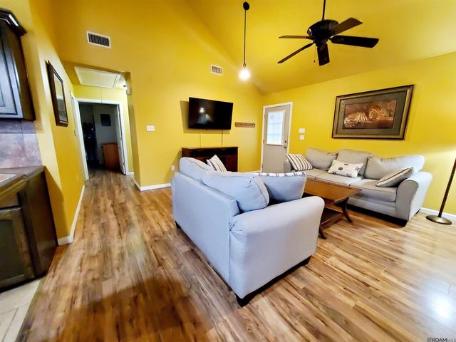 20996 Diversion Canal Rd, Maurepas, LA 70449