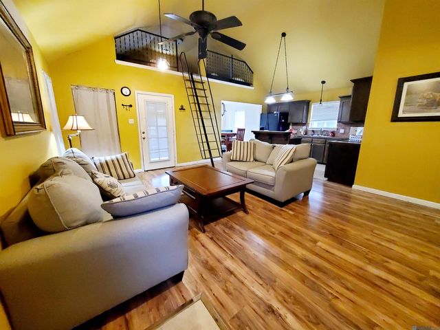 20996 Diversion Canal Rd, Maurepas, LA 70449