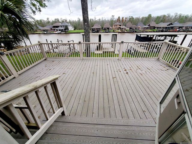 20996 Diversion Canal Rd, Maurepas, LA 70449