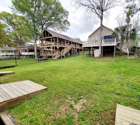 20996 Diversion Canal Rd, Maurepas, LA 70449