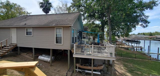 20996 Diversion Canal Rd, Maurepas, LA 70449