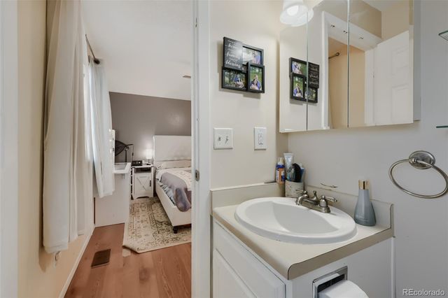 944 S Uravan Street, Aurora, CO 80017
