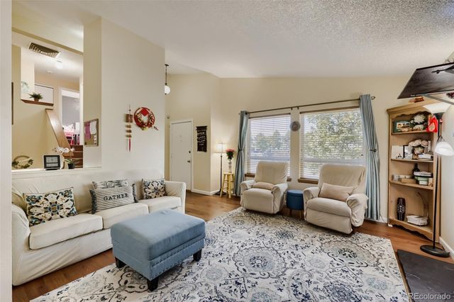 944 S Uravan Street, Aurora, CO 80017