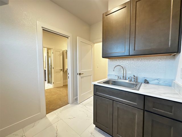 1805 Sudbury Drive, Cleburne, TX 76033