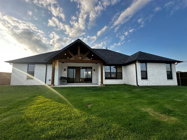 1805 Sudbury Drive, Cleburne, TX 76033