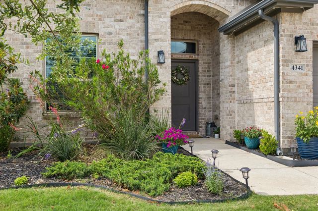 4341 Swallow Drive, Fort Worth, TX 76262