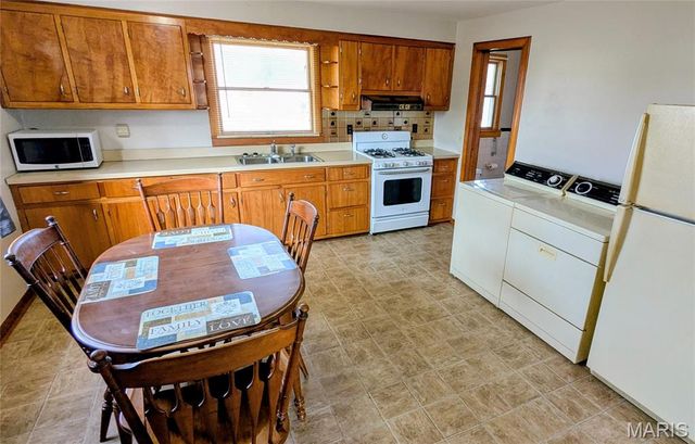 1403 Wilson Street, South Roxana, IL 62087