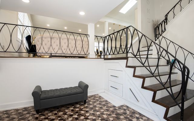 9909 N Huber Lane, Niles, IL 60714