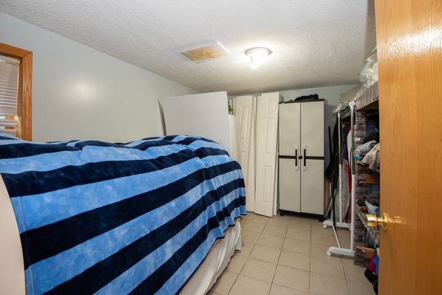 9909 N Huber Lane, Niles, IL 60714