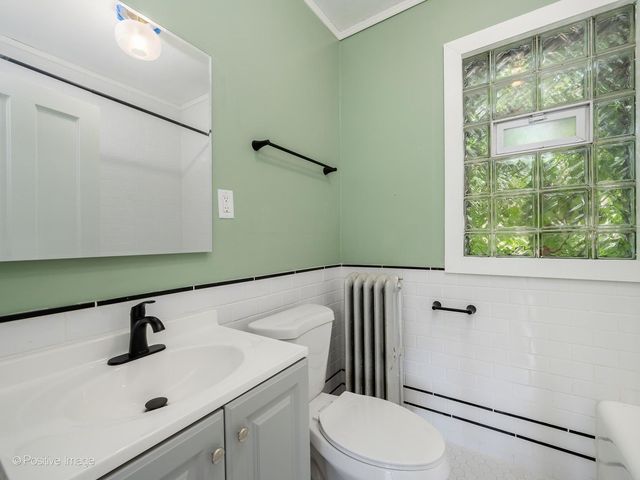 2138 W Cornelia Avenue 2, Chicago, IL 60618