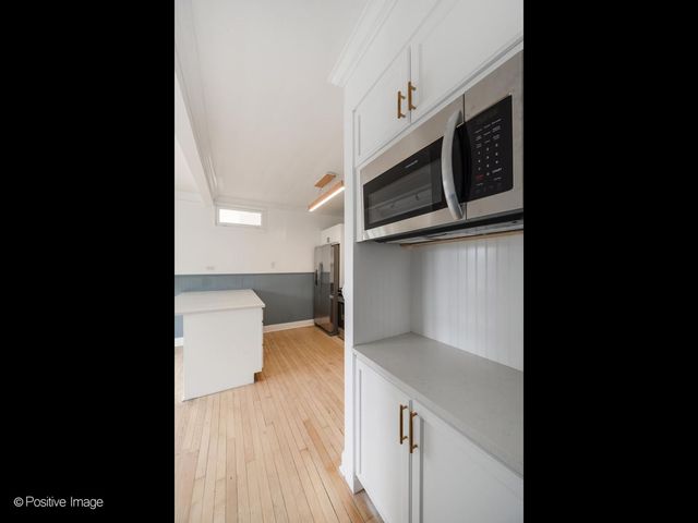 2138 W Cornelia Avenue 2, Chicago, IL 60618