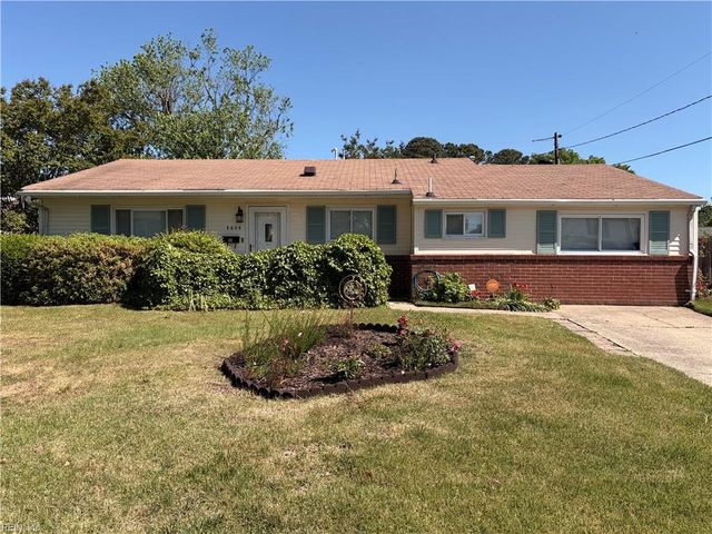 4604 Crown Point LN, Virginia Beach, VA 23462