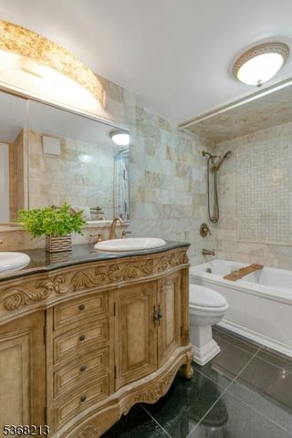 1203 River Rd 19K 19K, Edgewater Boro, NJ 07020