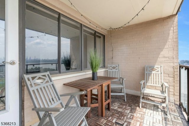 1203 River Rd 19K 19K, Edgewater Boro, NJ 07020