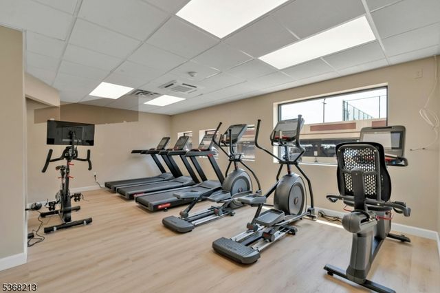 1203 River Rd 19K 19K, Edgewater Boro, NJ 07020