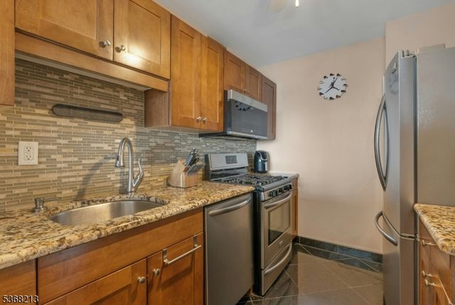 1203 River Rd 19K 19K, Edgewater Boro, NJ 07020