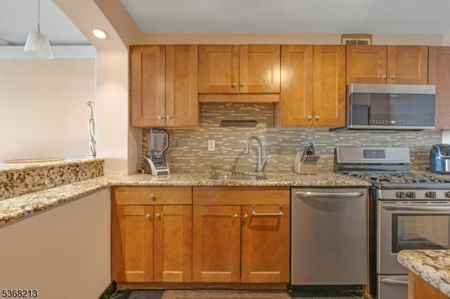 1203 River Rd 19K 19K, Edgewater Boro, NJ 07020